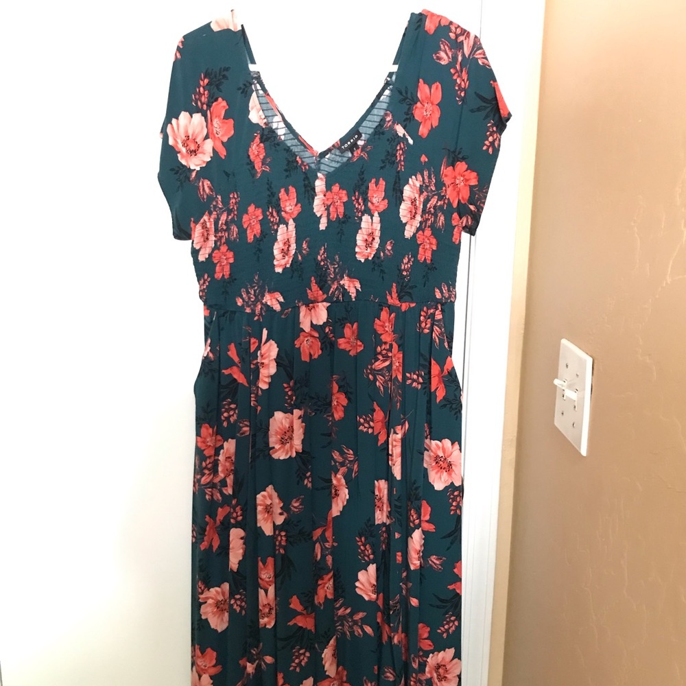Beautiful flowery dress